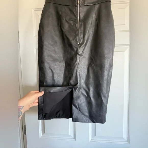BAD GIRL PENCIL SKIRT IN VEGAN LEATHER - VIXEN BY MICHELINE PITT XL - Picture 4 of 6